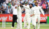 मेलबर्न टेस्ट : जीत से दो विकेट दूर भारत, दीवार बनकर खड़े पैट कमिंस- India TV Hindi