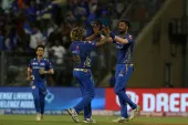 IPL 2019 MI vs KKR : जीत के साथ टॉप पर पहुंची मुंबई इंडियंस, केकेआर बाहर, प्लेऑफ में पहुंची हैदराबाद- India TV Hindi