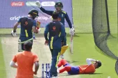 अभ्यास के दौरान डेविड वॉर्नर ने नेट्स गेंदबाज के सर पर मारी गेंद- India TV Hindi