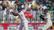 इस गेंदबाज ने बल्लेबाजी में रच दिया अनोखा कारनामा, पाकिस्तान के खिलाफ उसी के घर में धरदबोचा