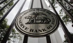 RBI अधिक कर्ज देने को लेकर नियम करेगा कड़े, कई देशों को कार्यालय खोलने से पहले लेनी होगी मंजूरी- India TV Paisa