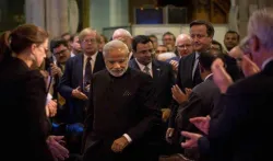 PM Modi’s UK Visit: नरेंद्र मोदी ने लॉन्‍च किया नीव फंड, एनर्जी के लिए 3.2 अरब डॉलर का समझौता- India TV Paisa