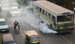 World’s Most Polluted City: दिल्ली में प्रदूषण कम करने के लिए केंद्र की पहल, रोज 10 लाख लीटर बायोडीजल देने का प्रस्‍ताव- India TV Paisa