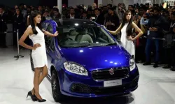 #AutoExpo2016: फिएट ने पेश की नई पुंटो प्‍योर और लीनिया और फॉक्‍सवैगन ने पोलो GTI- India TV Paisa