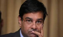 नोटबंदी पर संसद की लोक लेखा समिति ने RBI गवर्नर उर्जित पटेल को किया तलब, पूछे ये 10 सवाल- India TV Paisa