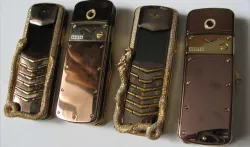 Vertu ने पेश किया 2.3 करोड़ रुपए का Signature Cobra फीचर फोन, हेलिकॉप्‍टर से होगी डिलिवरी- India TV Paisa