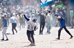 stone-pelters- India TV Hindi