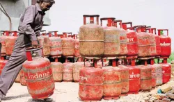 सब्सिडी वाला LPG सिलेंडर हुआ दो रुपए महंगा, बिना सब्सिडी वाले सिलेंडर की कीमत 40 रुपए घटी- India TV Paisa