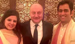 MS DHONI ANUPAM KHER SAKSHI - India TV Hindi