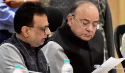 GST Council: नमकीन, कपड़े, स्‍टेशनरी और आयुर्वेदिक दवाएं हुईं सस्‍ती, डीजल इंजन और स्‍टोन पर भी घटा जीएसटी- India TV Paisa