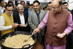 Halwa Ceremony- India TV Paisa