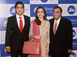 Reliance Industry slips to 2nd spot- India TV Paisa