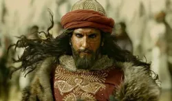 Ranveer Singh and Deepika Padukone starrer Padmaavat enters Rs 300 crore club- India TV Hindi