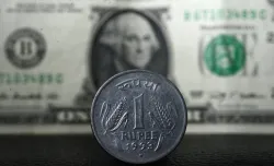 Rupee falls to 15 month low- India TV Paisa