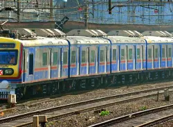 <p>AC stops working in local angry commuters bring train to...- India TV Hindi