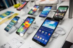 <p>buying smartphone</p>- India TV Paisa