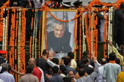 <p>atal ji</p>- India TV Paisa