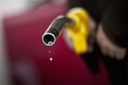 Diesel price touches new high on Monday- India TV Paisa