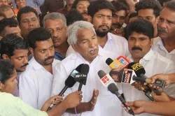 Kerala government's glaring omission led to flood tragedy, says Former CM Oommen Chandy- India TV Hindi