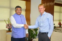 <p>Union IT Minister Ravi Shankar Prasad and WhatsApp CEO...- India TV Hindi