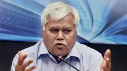 Disclosure of Aadhaar number doesn't increase digital vulnerability says TRAI Chief- India TV Paisa