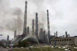 Eight people injured after Germany oil refinery explosion, says police | AP- India TV Hindi