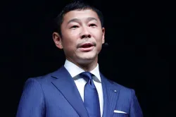 <p>Japanese billionaire Yusaku Maezawa is SpaceX Moon...- India TV Hindi