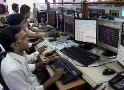 Sensex soars 718 points; closes over 34,000-level after RBI’s move to ease liquidity crunch- India TV Paisa