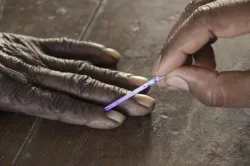 63.83 percent voting recorded in 1st phase of J&K local body elections- India TV Hindi