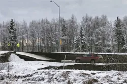 Powerful earthquakes shatter roads and windows in Alaska | AP- India TV Hindi