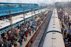 <p>Shawl vendors from Kashmir assaulted on Delhi train in...- India TV Hindi