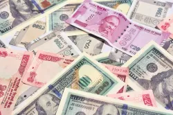 <p>Dollar Rupee</p>- India TV Paisa