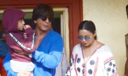 <p>Shah Rukh Khan, Gauri Khan, Abram Khan</p>- India TV Hindi