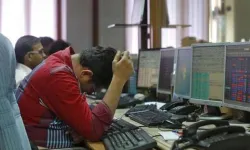 Sensex slumps 324 pts; Nifty drops below 11,650 on F&O expiry - India TV Paisa