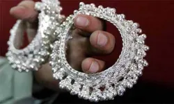 Silver up on fresh offtake, gold steady- India TV Paisa