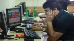 Sensex tanks 318 pts; Nifty cracks below 11,600- India TV Paisa