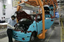 welfare group says Thousands of workers injured every year in auto factory accidents in Gurugram - India TV Paisa