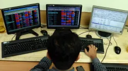  Sensex ends 147 pts higher- India TV Paisa