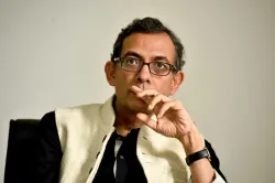 <p>abhijit banerjee</p>- India TV Hindi