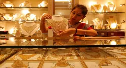 Gold rises Rs 126 on weaker rupee, festive demand- India TV Paisa