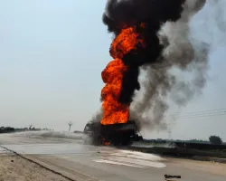 <p>Oil Tanker </p>- India TV Hindi