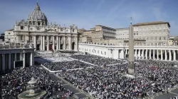 Pope Francis elevates Indian nun Mariam Thresia to sainthood | AP- India TV Hindi