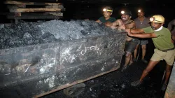 coal mine workers- India TV Paisa