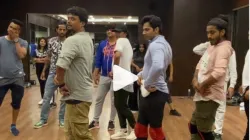 varun dhawan funny dance video- India TV Hindi