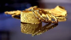 Gold falls marginally, silver rises Rs 52- India TV Paisa