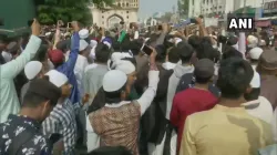 People hold protest near Charminar against Citizenship Amendment Act in Hyderabad- India TV Hindi