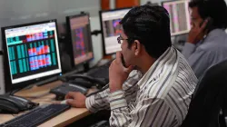  Sensex rallies 320 pts; Ultratech jumps 5 pc- India TV Paisa