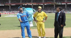 michael hussey, ricky ponting, ms dhoni, dhoni vs ponting, icc tournament, chennai super kings, aust- India TV Hindi