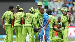 Shikhar Dhawan Was sledding by Pakistan Fans in World Cup 2015- India TV Hindi