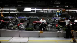 COVID-19: Workers at Bajaj Auto's Waluj plant seek temporary suspension of work- India TV Paisa